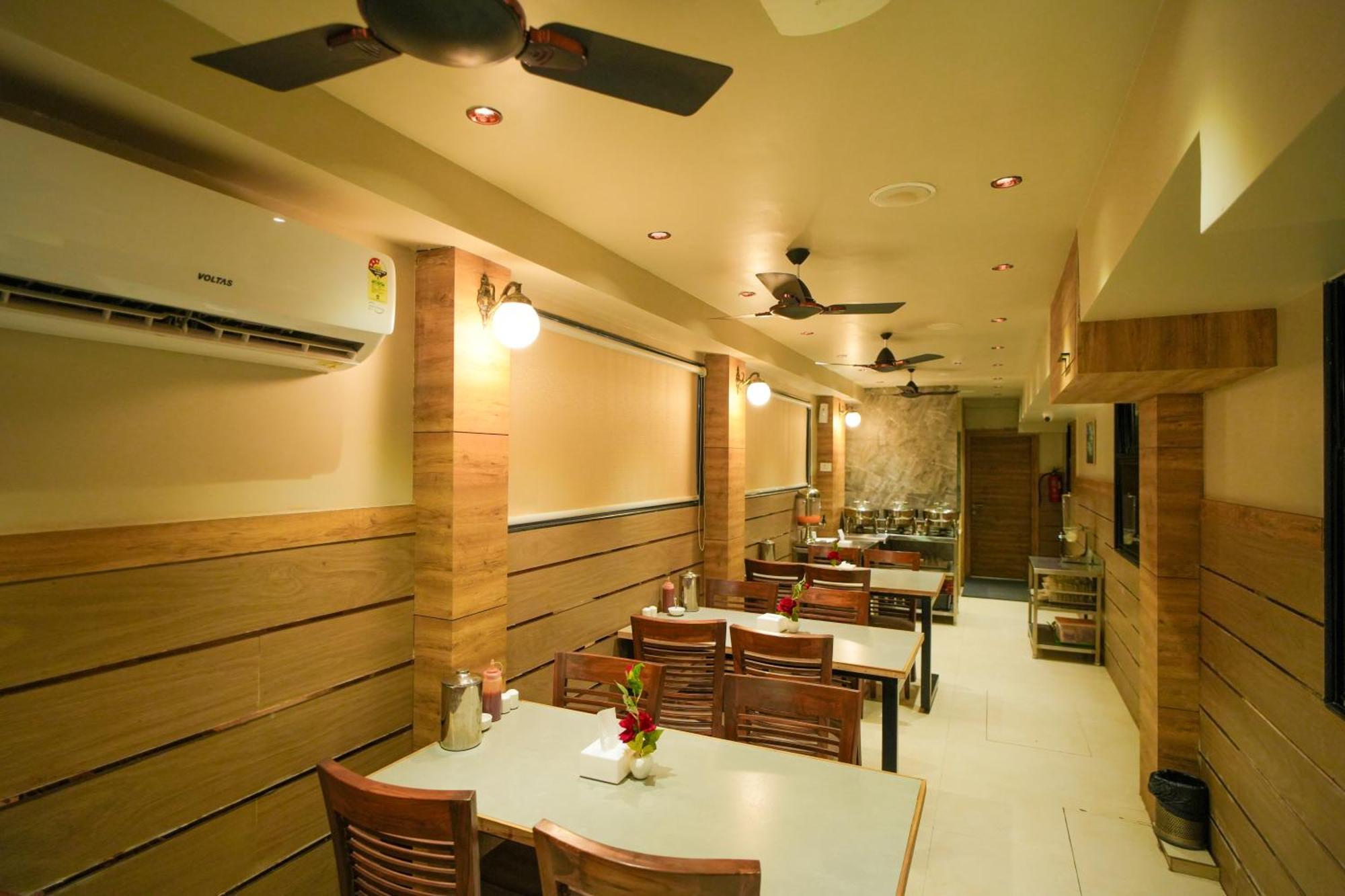 Hotel Skylink Hospitality Mahalaxmi Bombay Esterno foto
