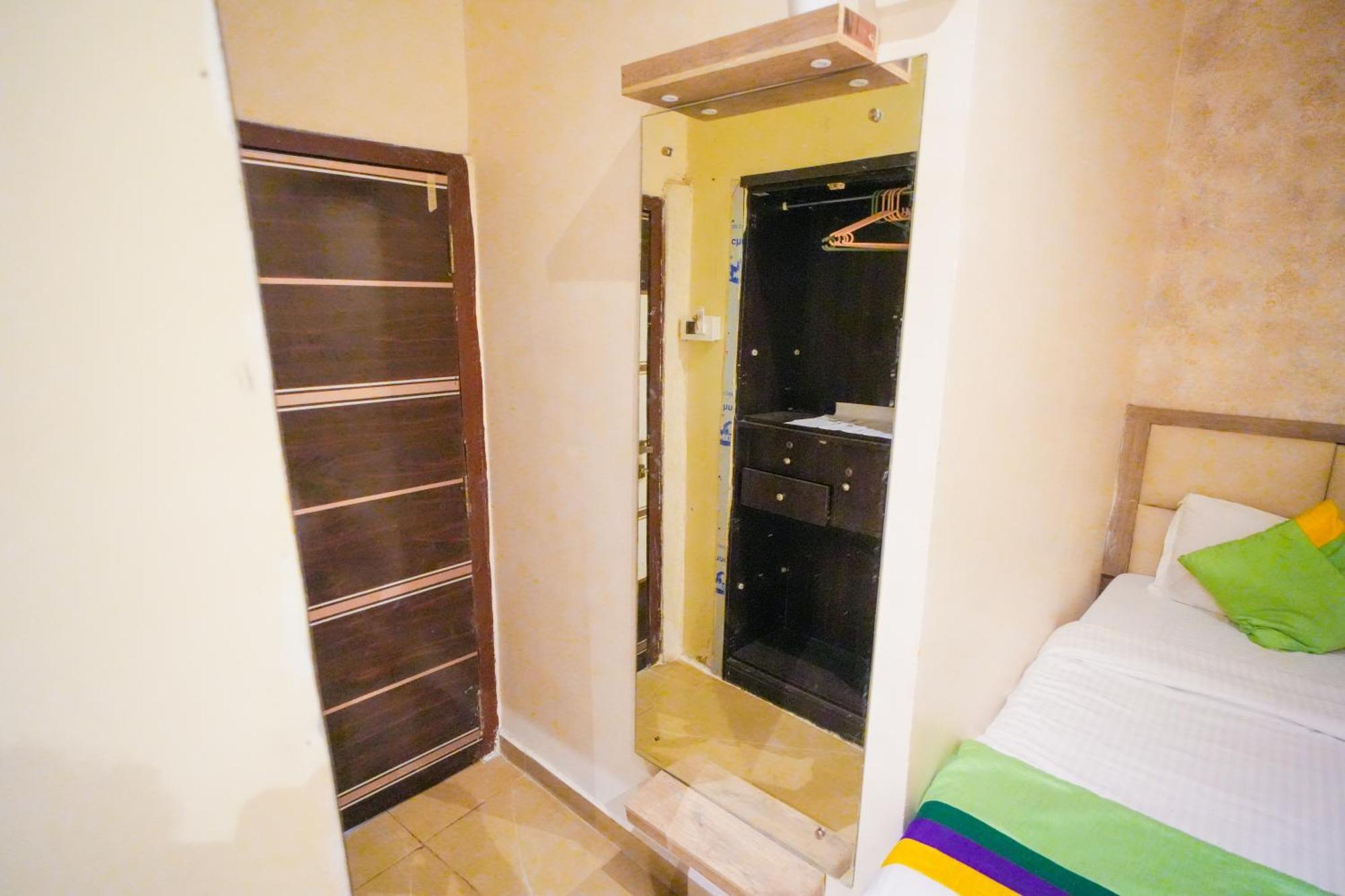 Hotel Skylink Hospitality Mahalaxmi Bombay Esterno foto