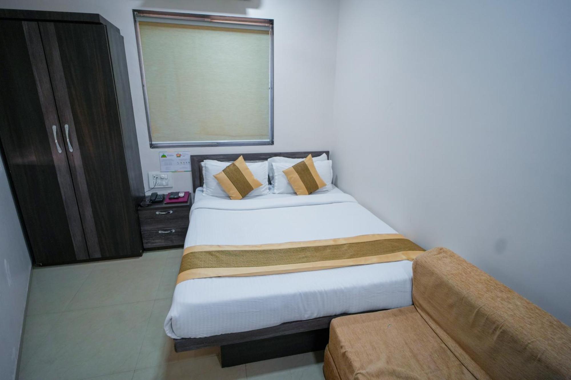 Hotel Skylink Hospitality Mahalaxmi Bombay Esterno foto