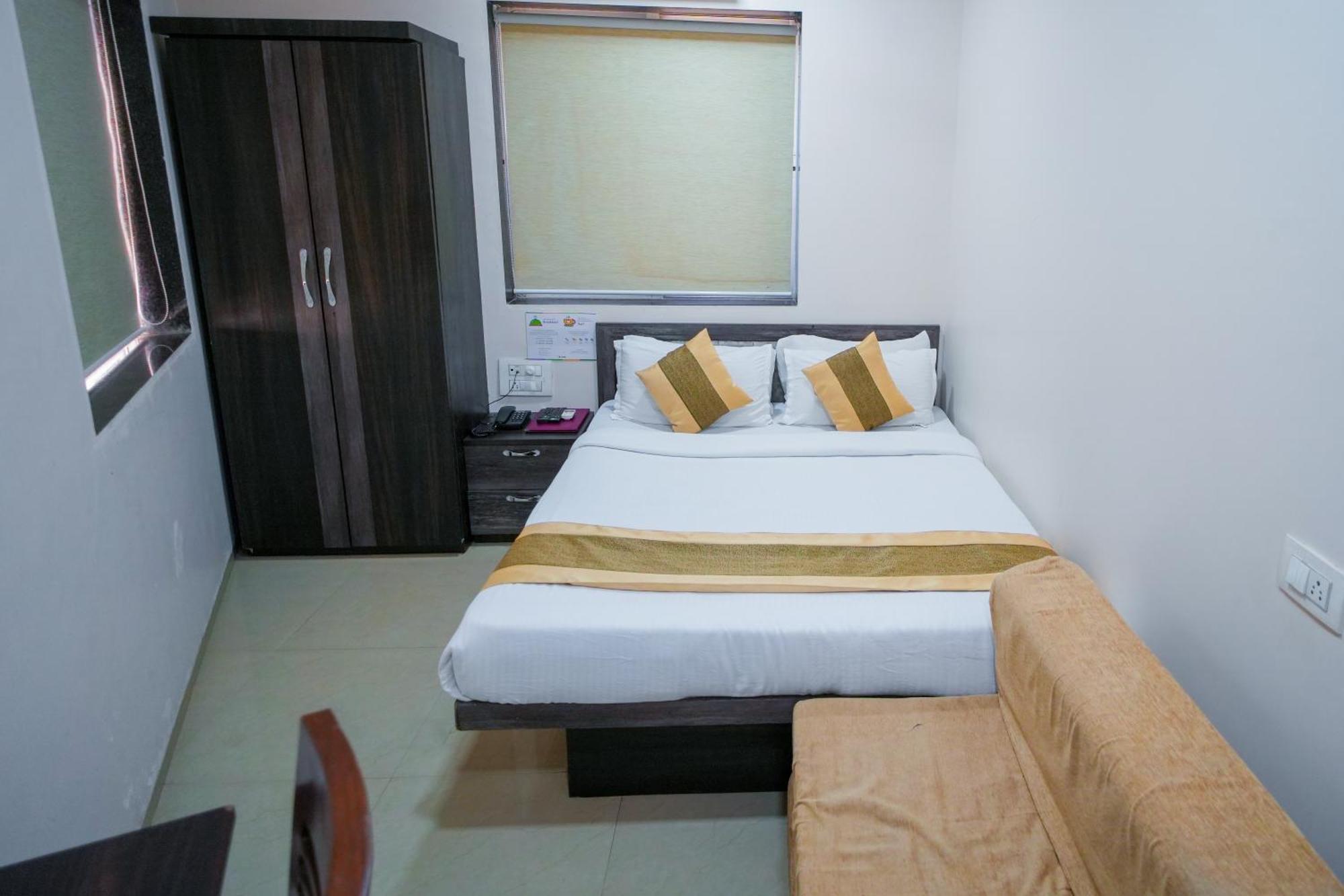 Hotel Skylink Hospitality Mahalaxmi Bombay Esterno foto