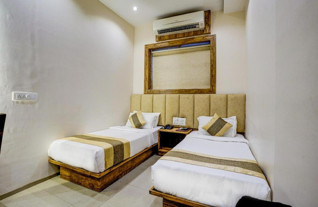 Hotel Skylink Hospitality Mahalaxmi Bombay Esterno foto